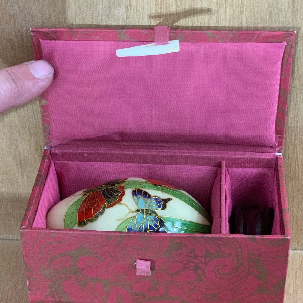 Butterfly Porcelain Egg With Case - Picture 3 of 8